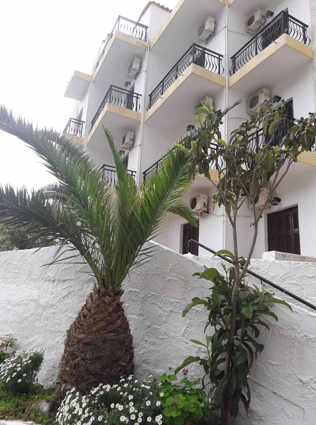 Hotel Rena Ágios Kírykos Екстериор снимка
